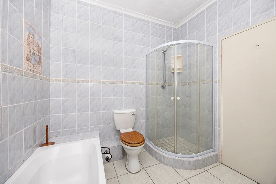 6 Bedroom Property for Sale in Sunset Beach Western Cape